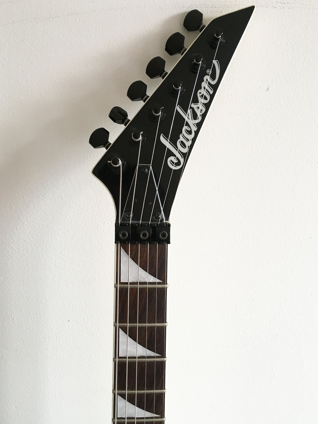 Used Jackson RRXMG Randy Rhoads V Snow White