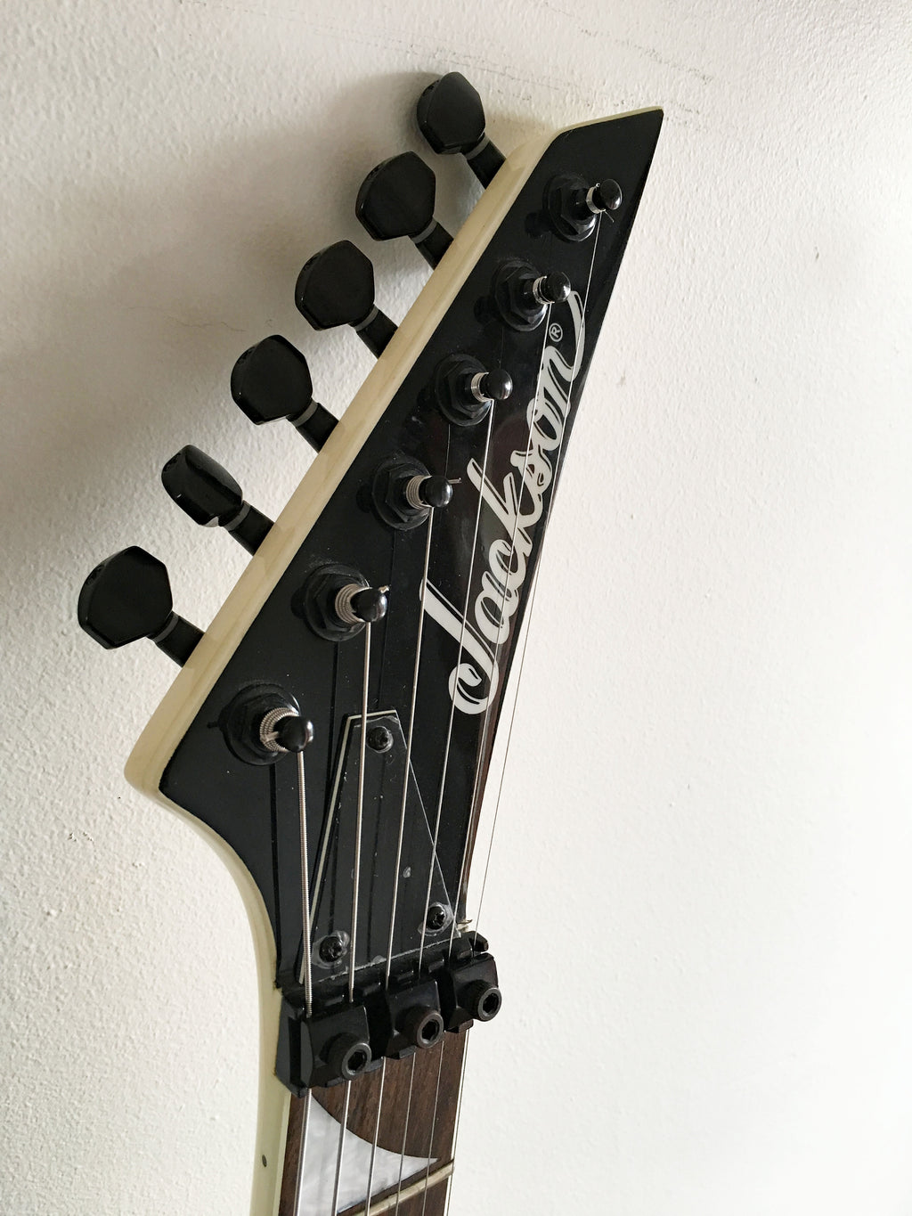 Used Jackson RRXMG Randy Rhoads V Snow White