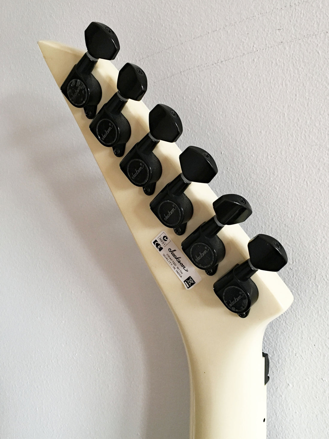 Used Jackson RRXMG Randy Rhoads V Snow White