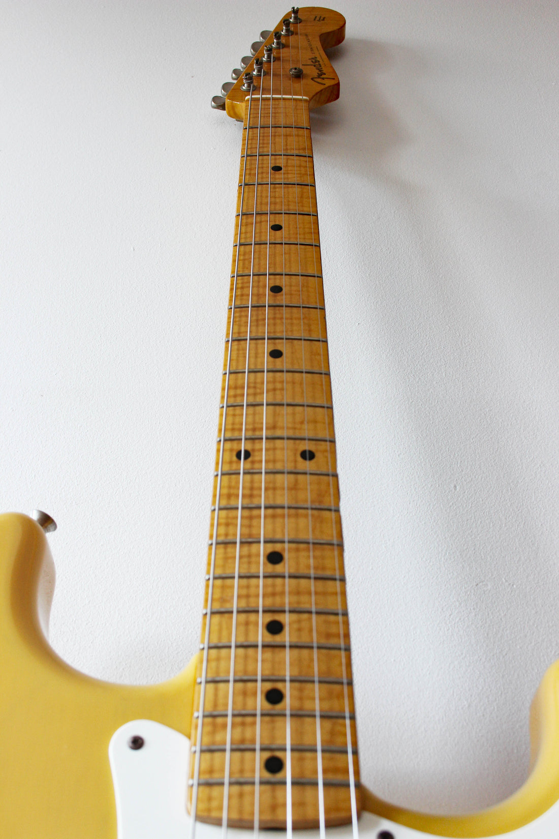 Used Fender Stratocaster 40th Anniversary Butterscotch