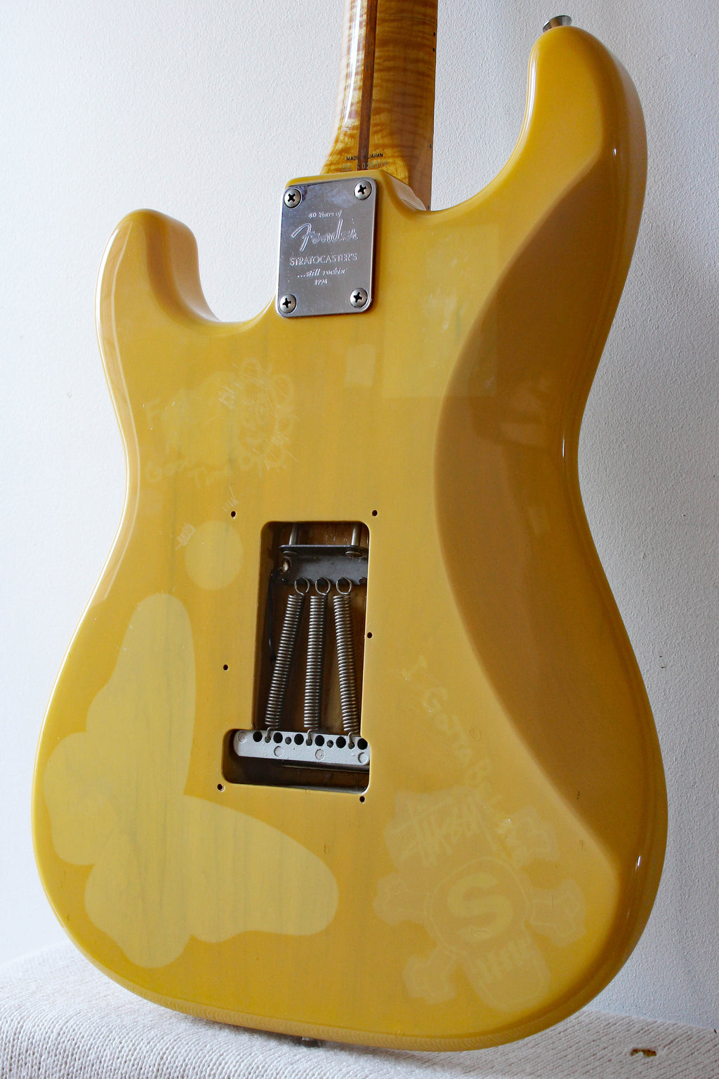 Used Fender Stratocaster 40th Anniversary Butterscotch