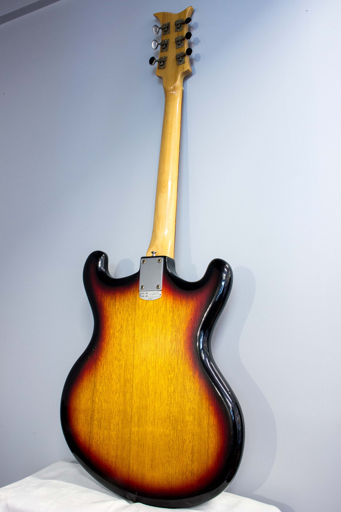 Teisco V-2 Ventures Style Sunburst 1968