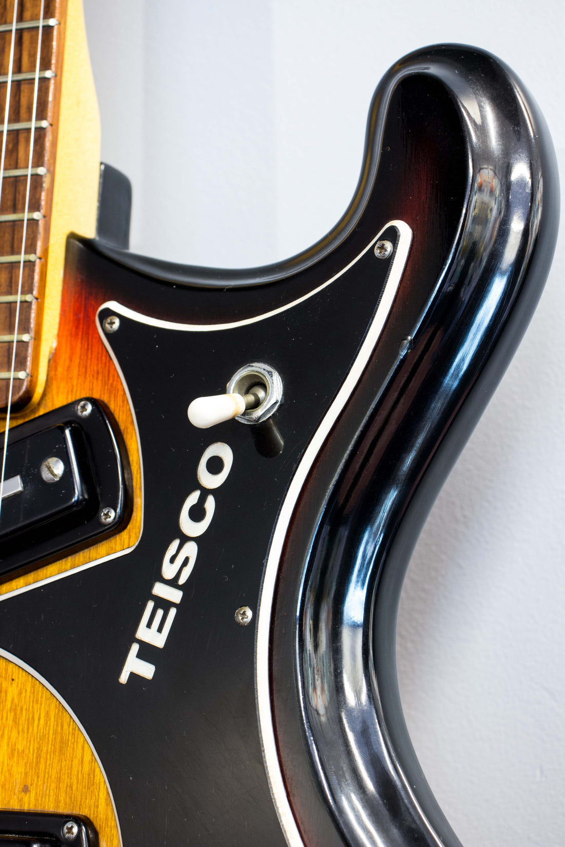 Teisco V-2 Ventures Style Sunburst 1968