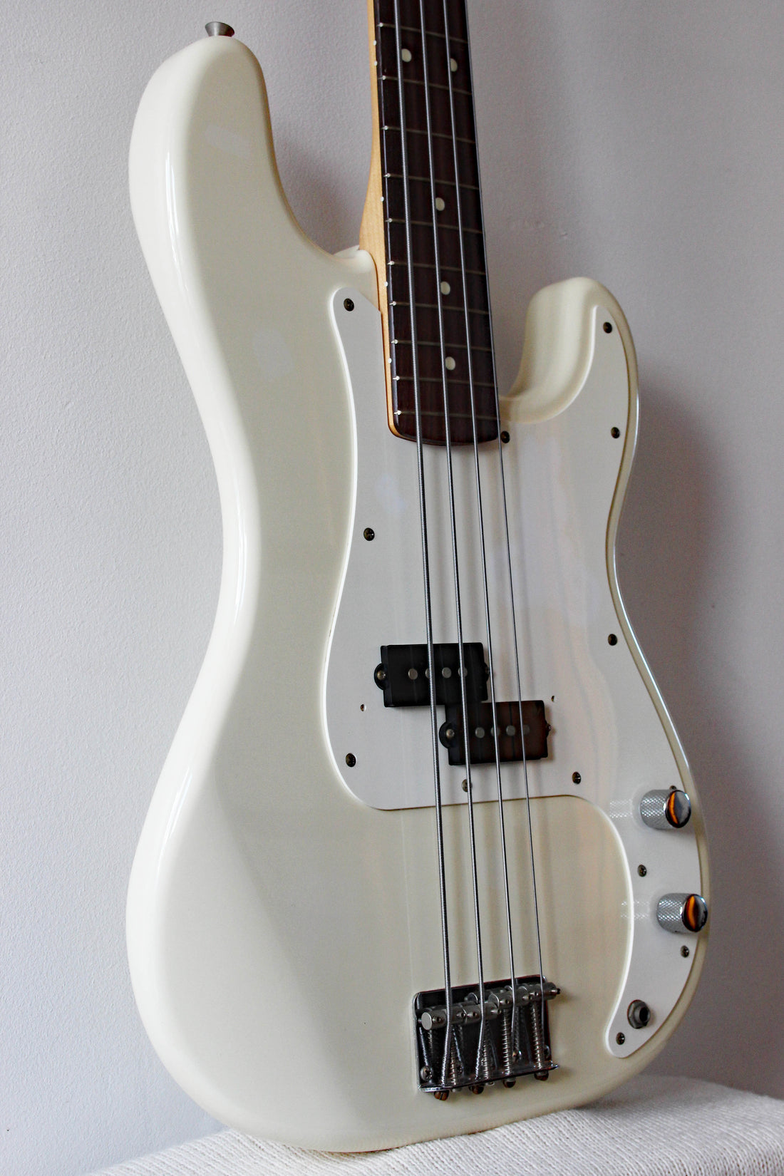 Used Fender Precision Bass PB38 Vintage White