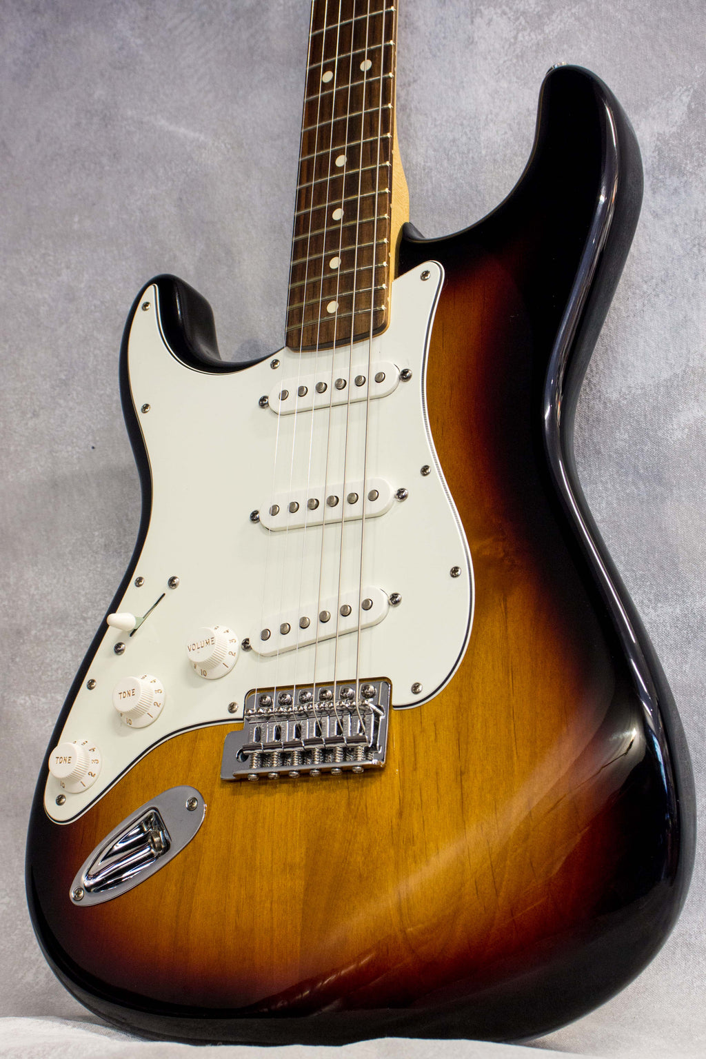 Fender Standard Stratocaster Sunburst Left Handed 2012