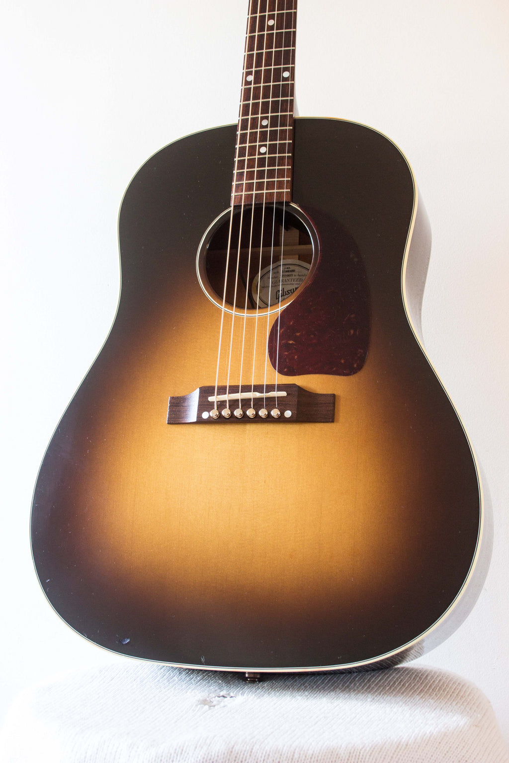 Gibson J-45 Standard Sunburst Dreadnought 2010