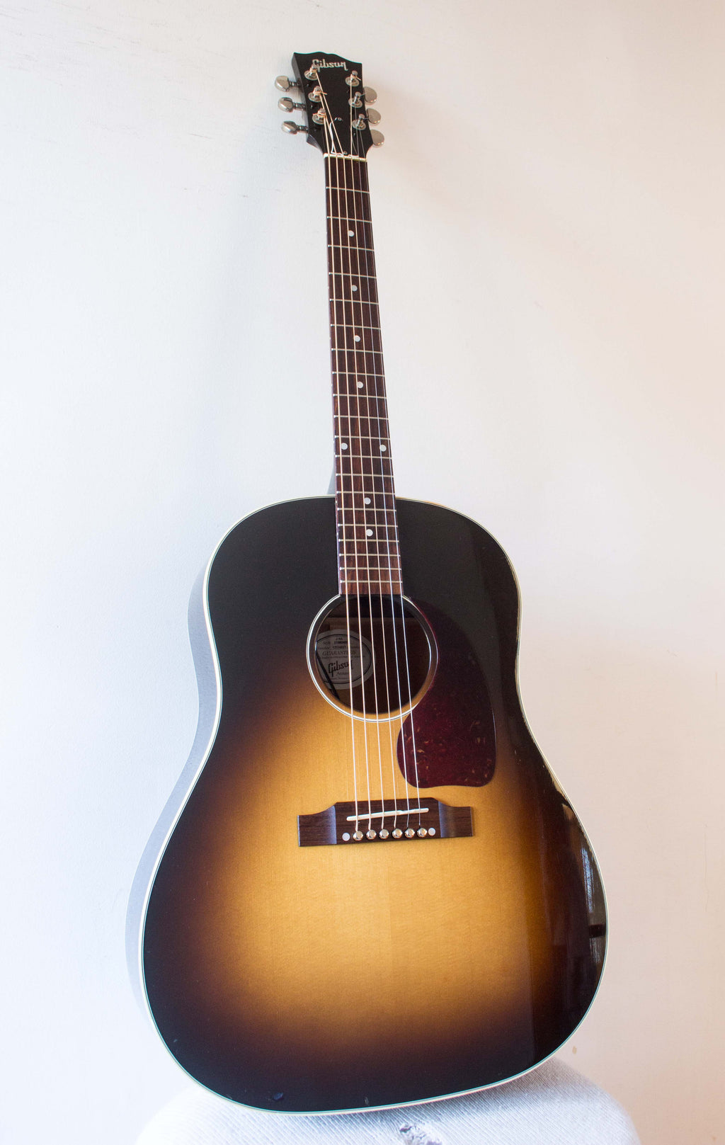 Gibson J-45 Standard Sunburst Dreadnought 2010