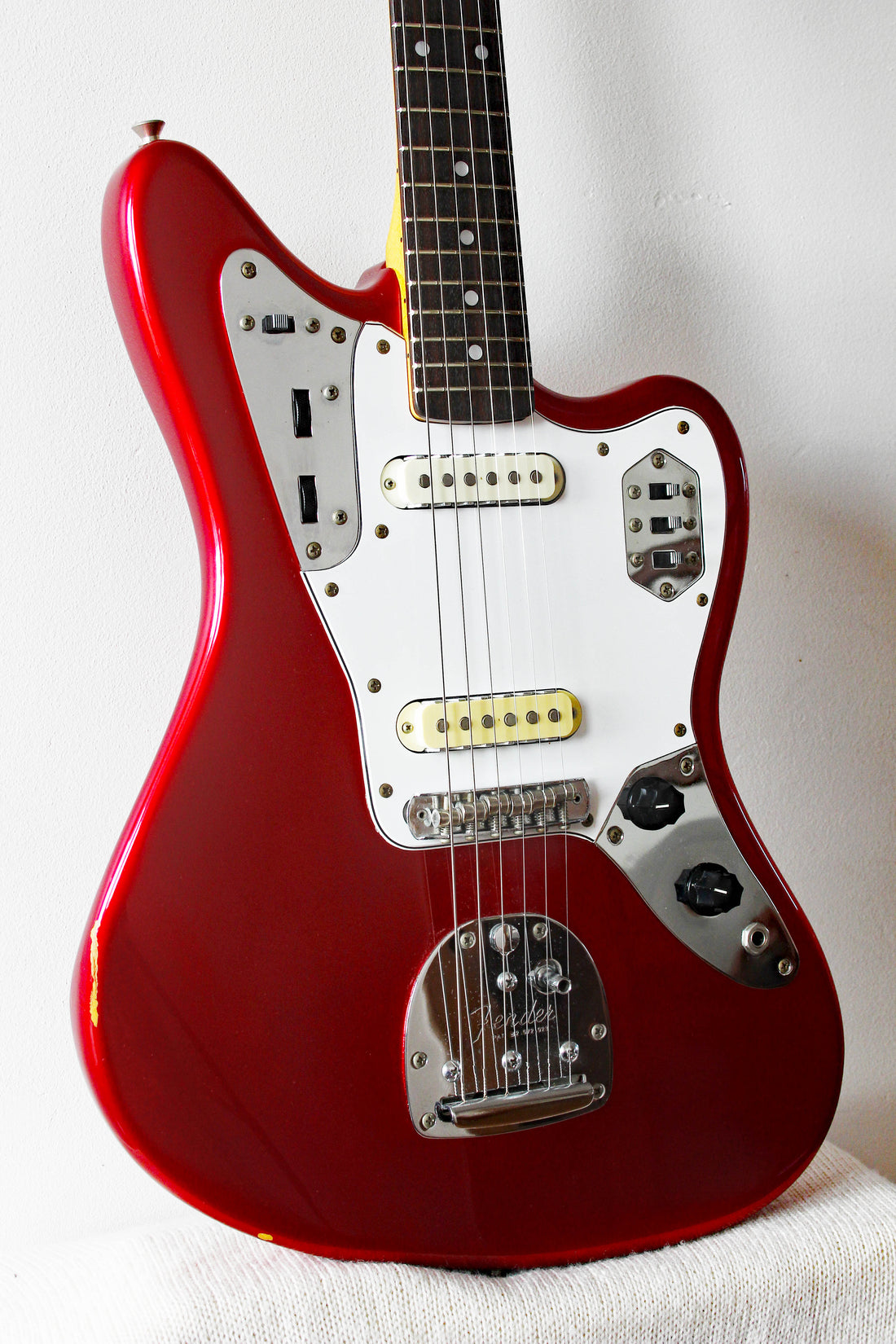 Used Fender Jaguar '66 Reissue Candy Apple Red 99-02