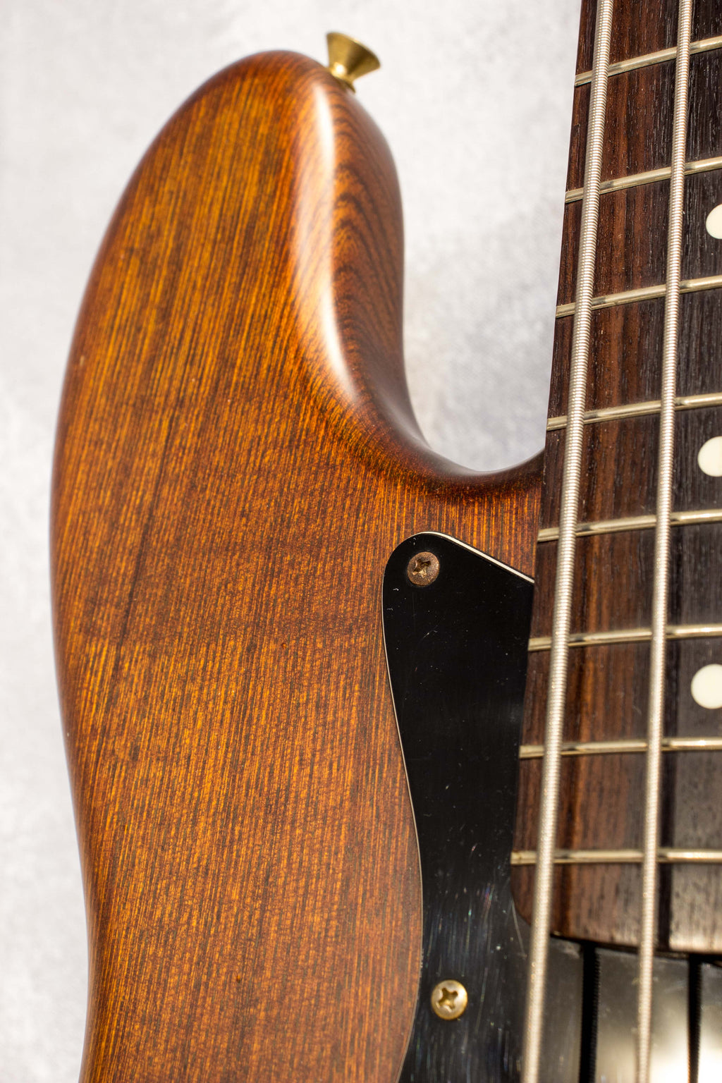 Fender Japan ‘62 Jazz Bass JB62-115WAL Walnut Finish 1991