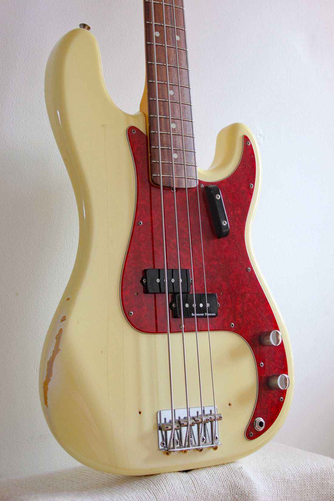 Used Fender Precision Bass '62 Vintage White Relic w/ Mods