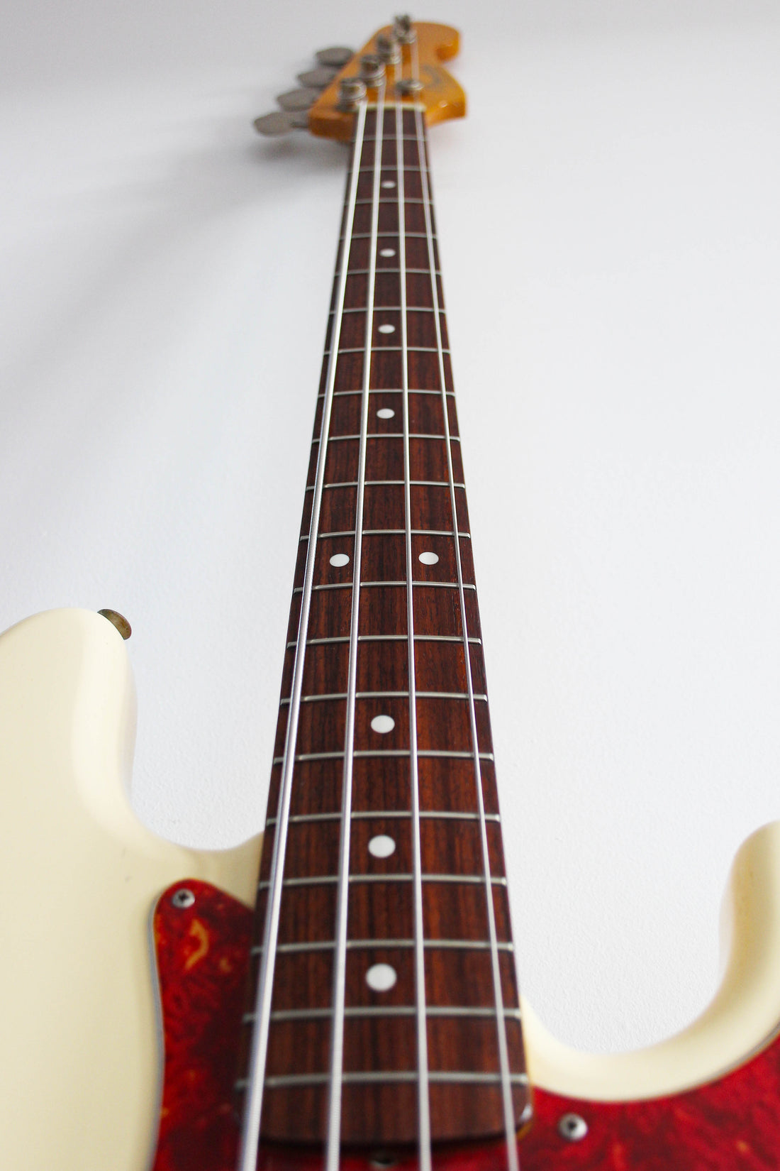 Used Fender Precision Bass '62 Vintage White