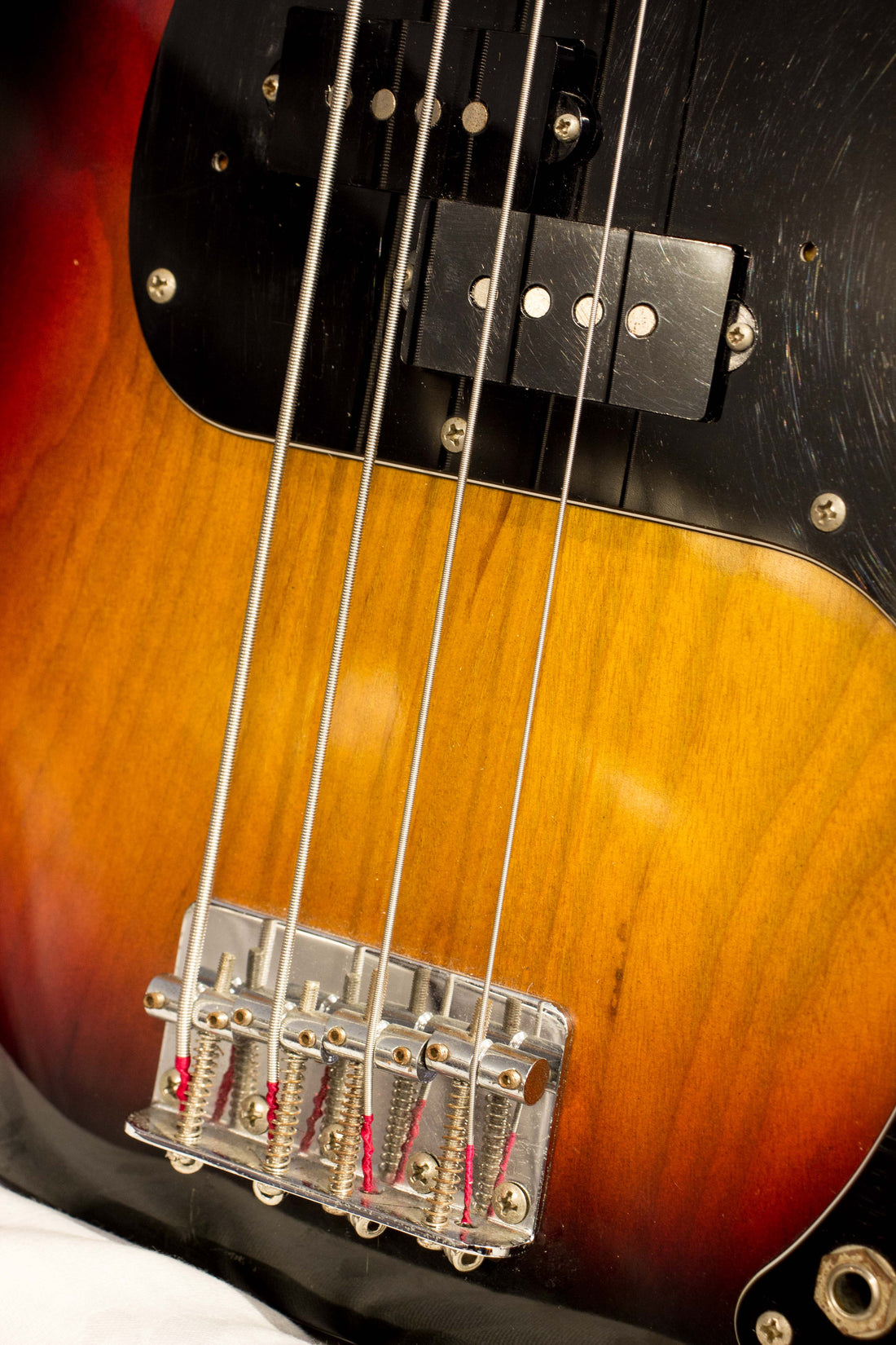 Fender '70 Reissue Precision Bass PB70-700 Sunburst 1990