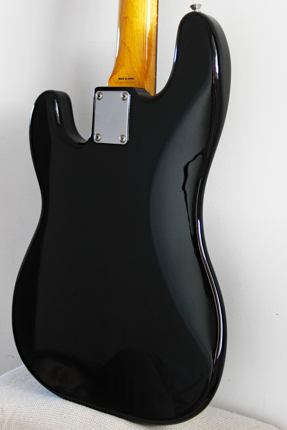 Used Fender Precision Bass '62 Vintage Black/Tort modded