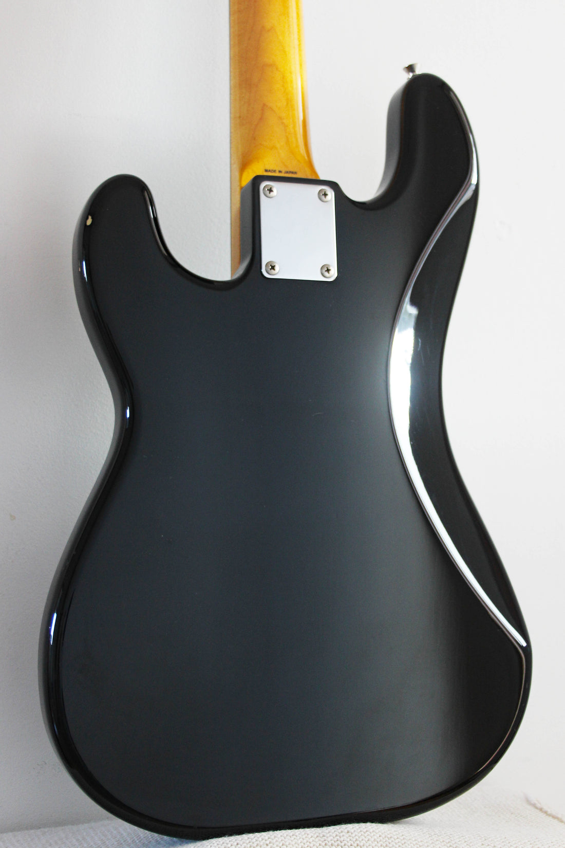 Used Fender Precision Bass '62 Vintage Black/Tort modded