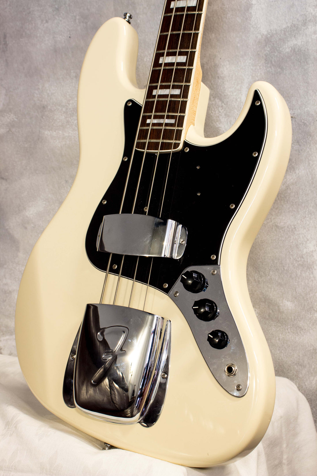 Fender Japan '75 Jazz Bass JB75-90US Vintage White 2010/11