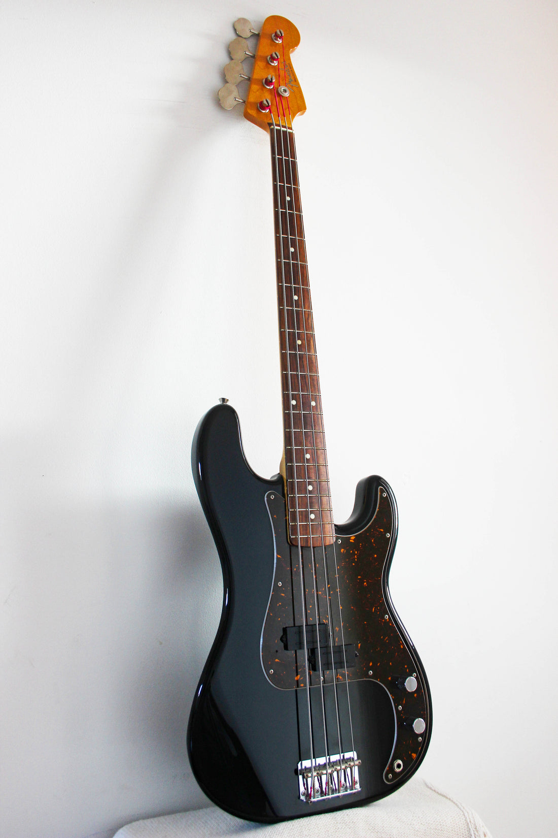 Used Fender Precision Bass '62 Vintage Black/Tort modded