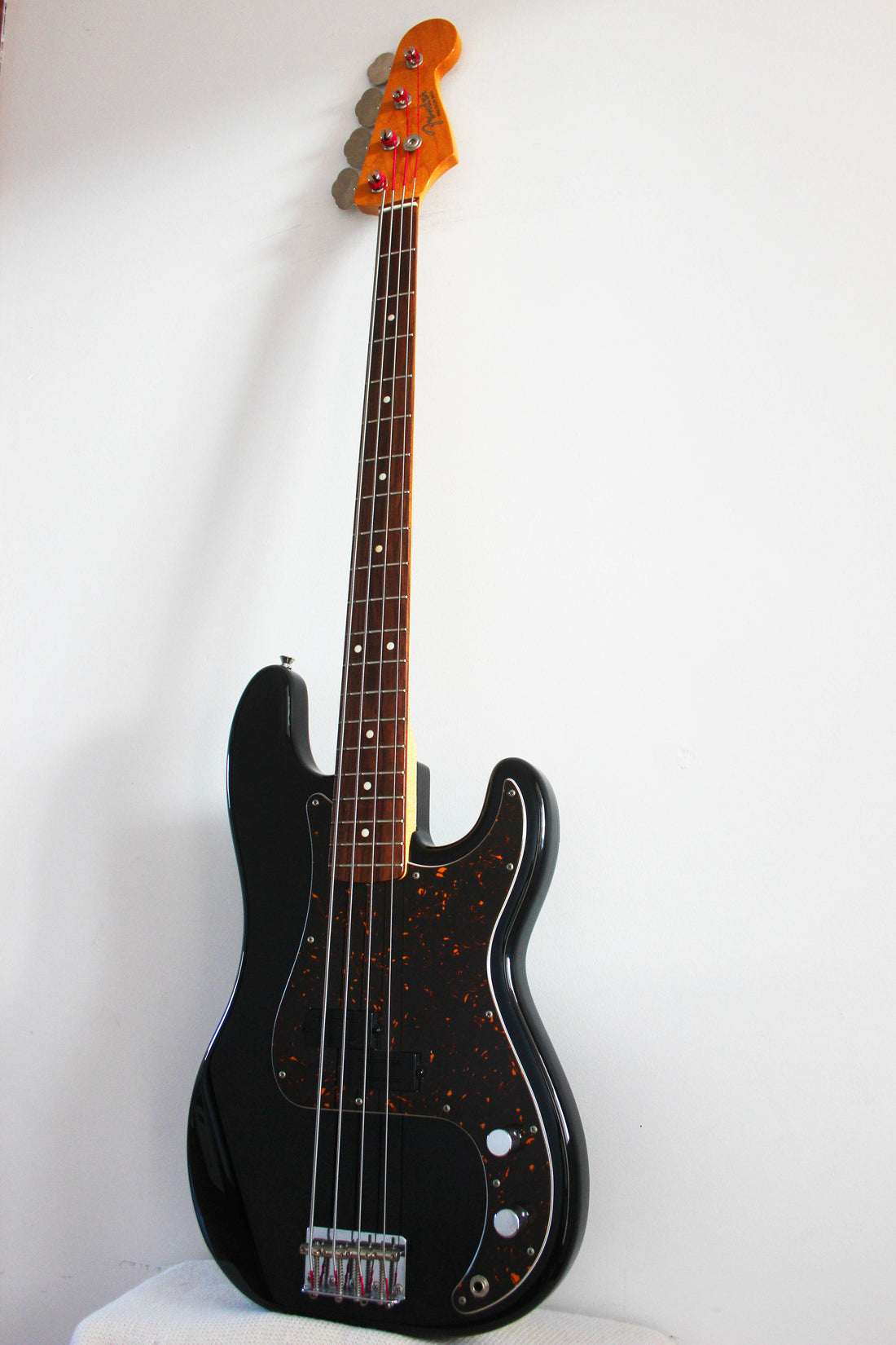 Used Fender Precision Bass '62 Vintage Black/Tort modded
