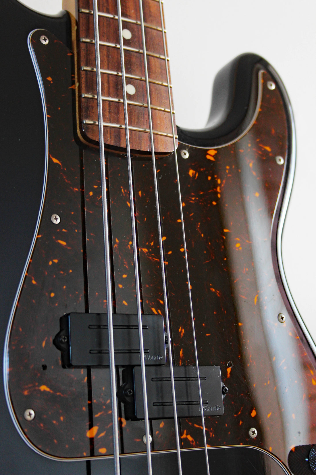 Used Fender Precision Bass '62 Vintage Black/Tort modded