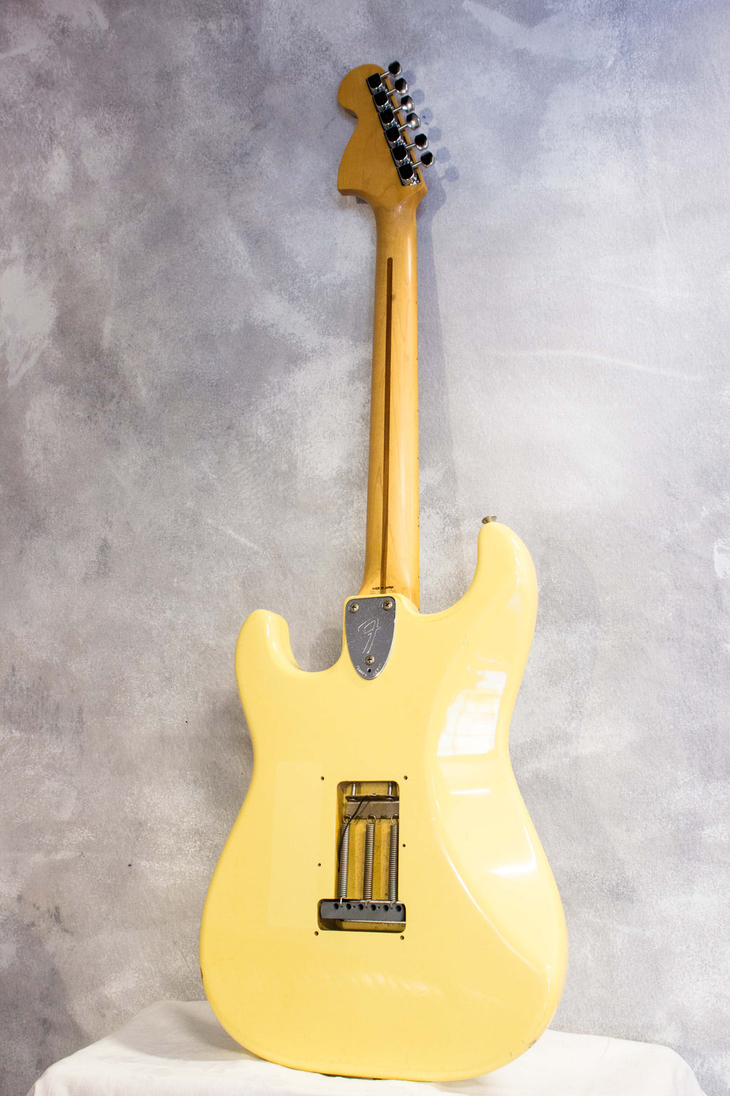 Fender Japan '72 Stratocaster ST72-65 Yellow White 1993