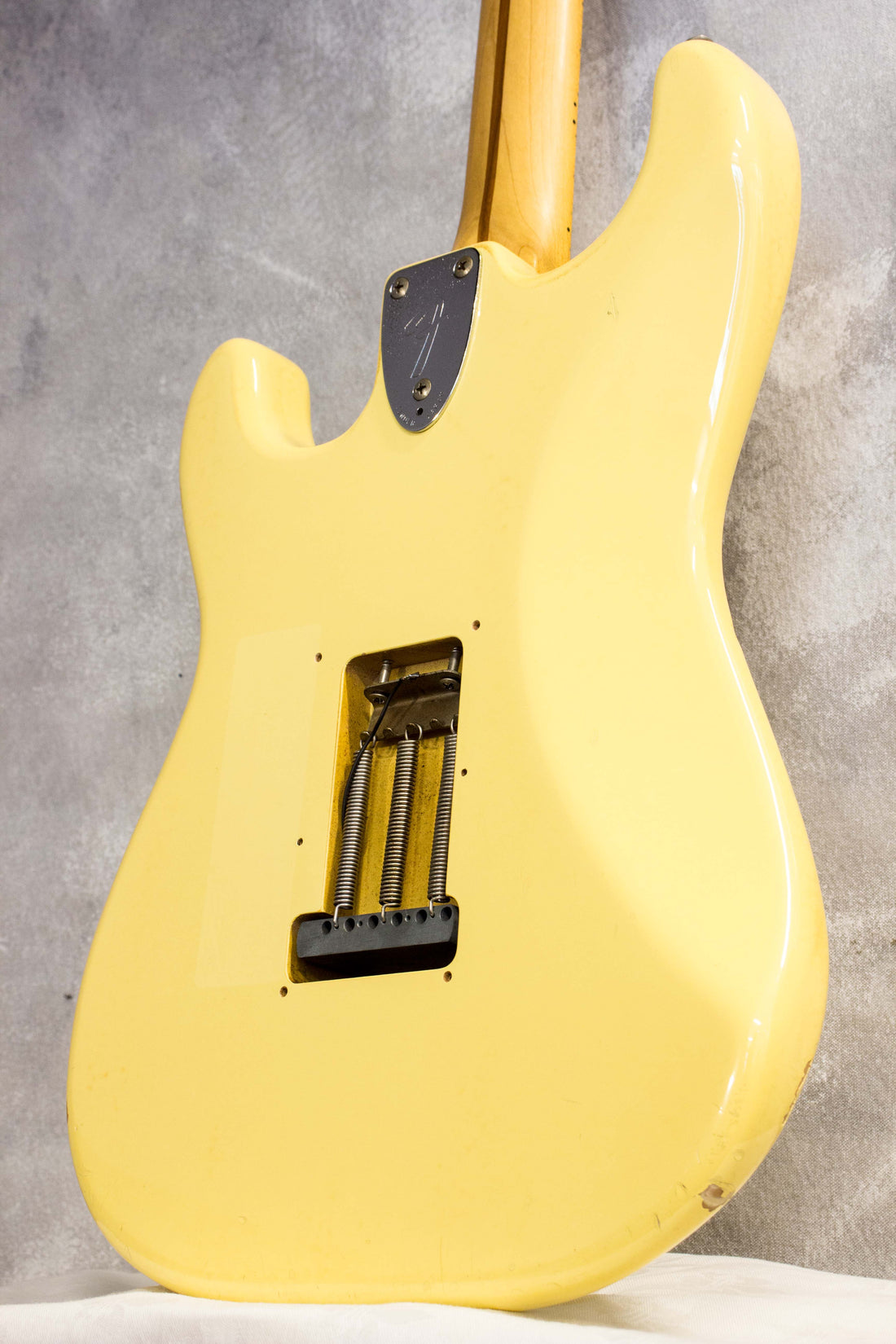 Fender Japan '72 Stratocaster ST72-65 Yellow White 1993