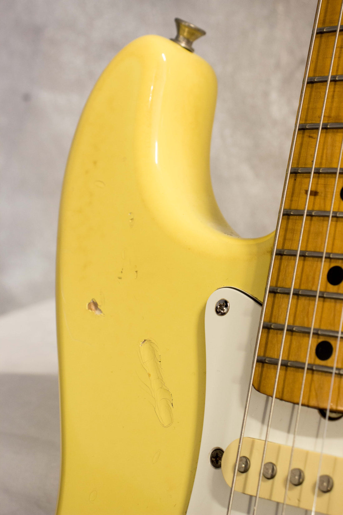 Fender Japan '72 Stratocaster ST72-65 Yellow White 1993