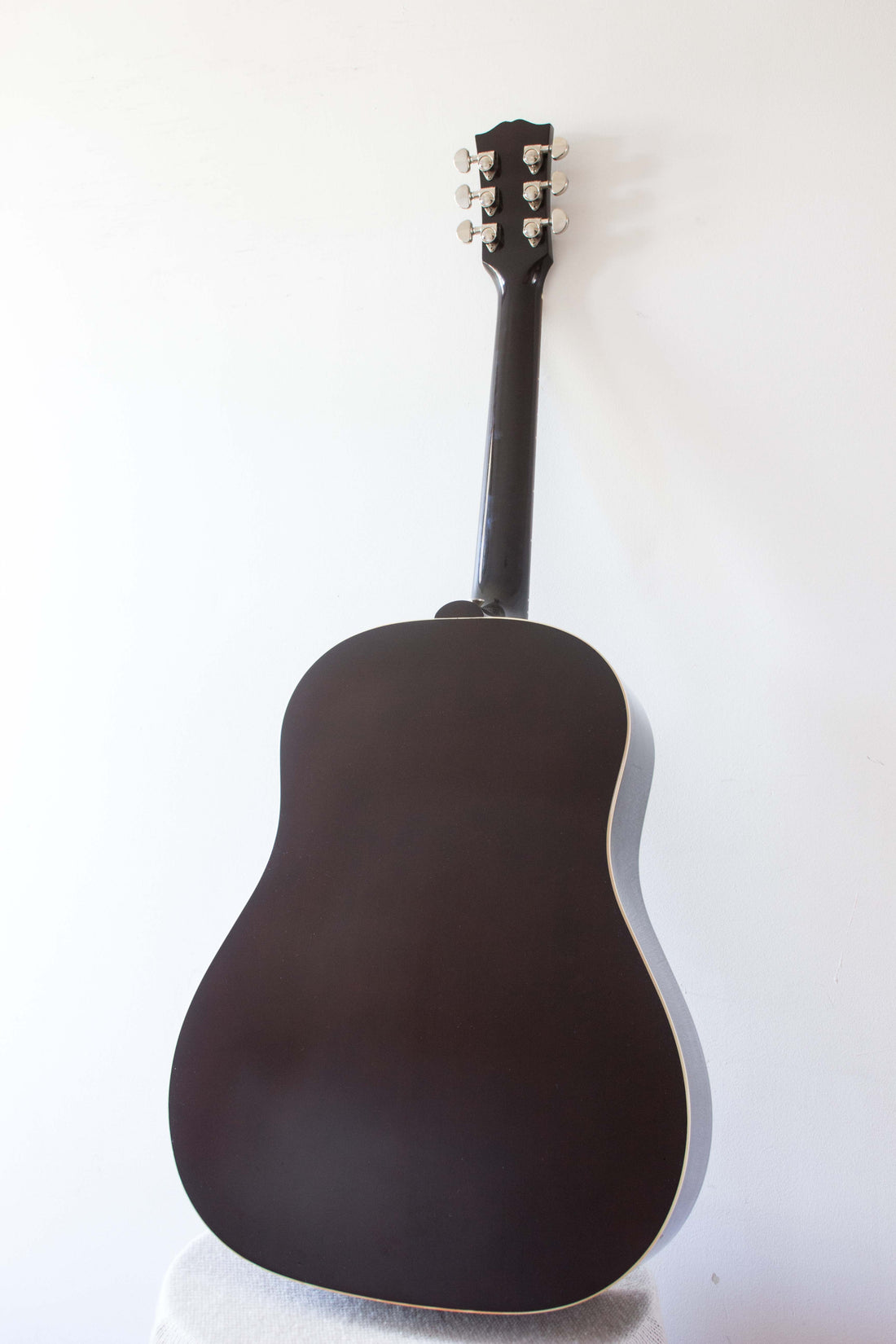 Gibson J-45 Standard Sunburst Dreadnought 2010