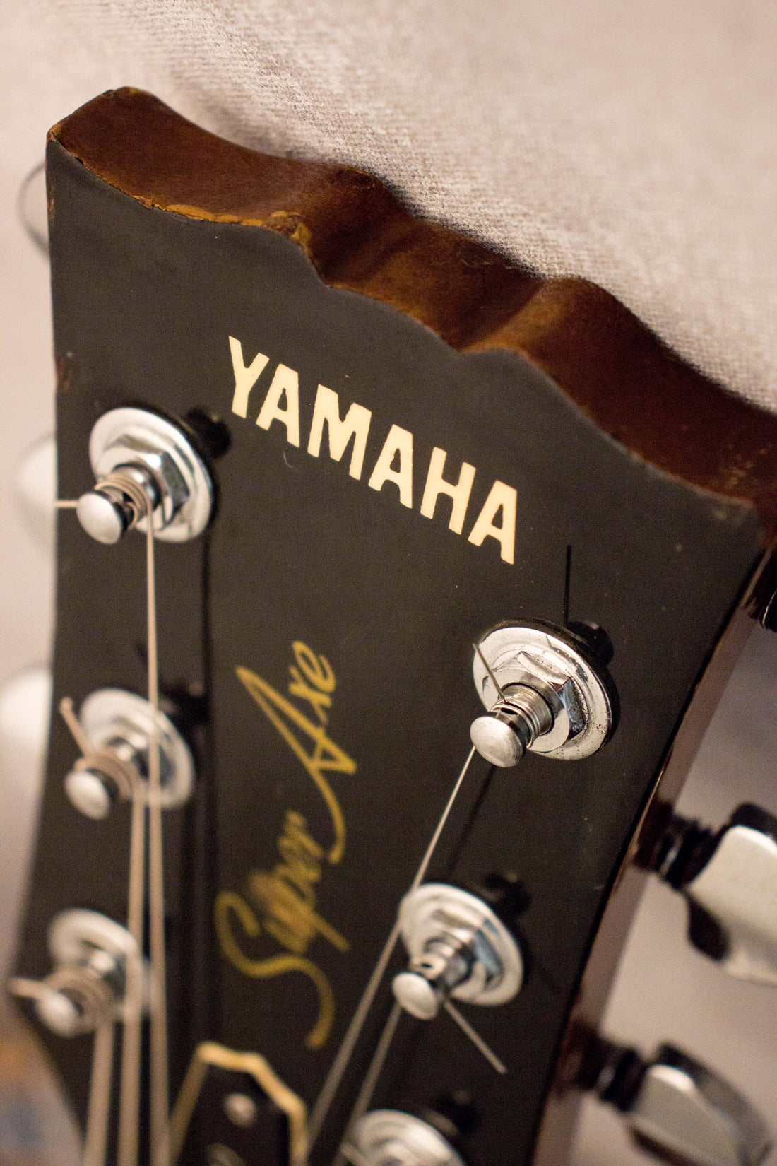 Yamaha SA700 Super Axe Semi-Hollow Natural 1979