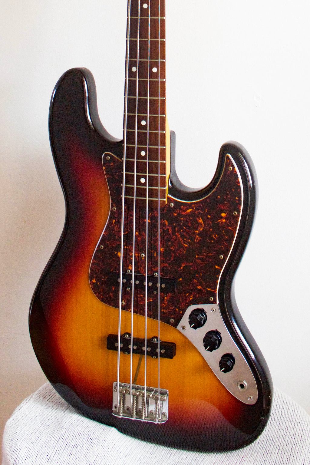 Fender Jazz Bass '62 Reissue US Pickups 3-Tone Sunburst 2002-04