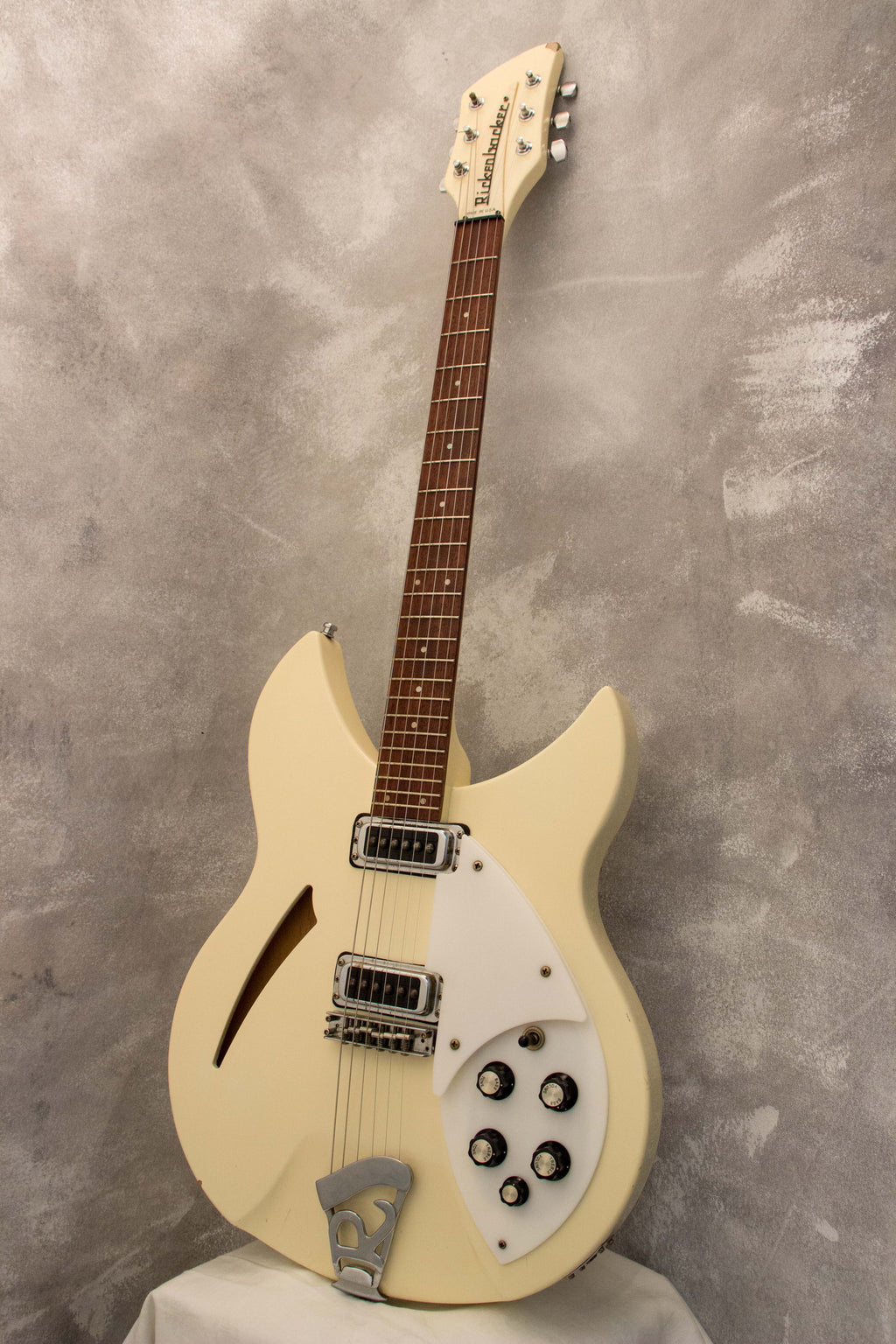 Rickenbacker 330 White 2002