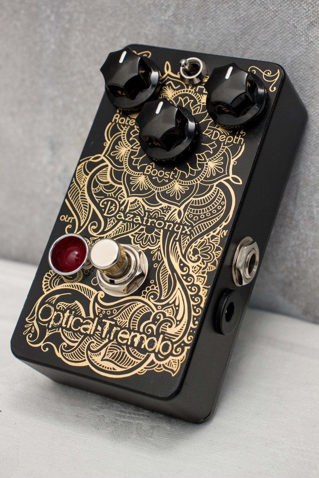 Dazatronyx Optical Tremolo Pedal