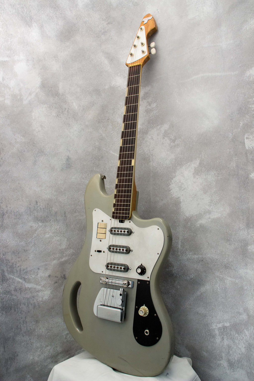 Teisco TG-64 Monkey Grip Grey 1964