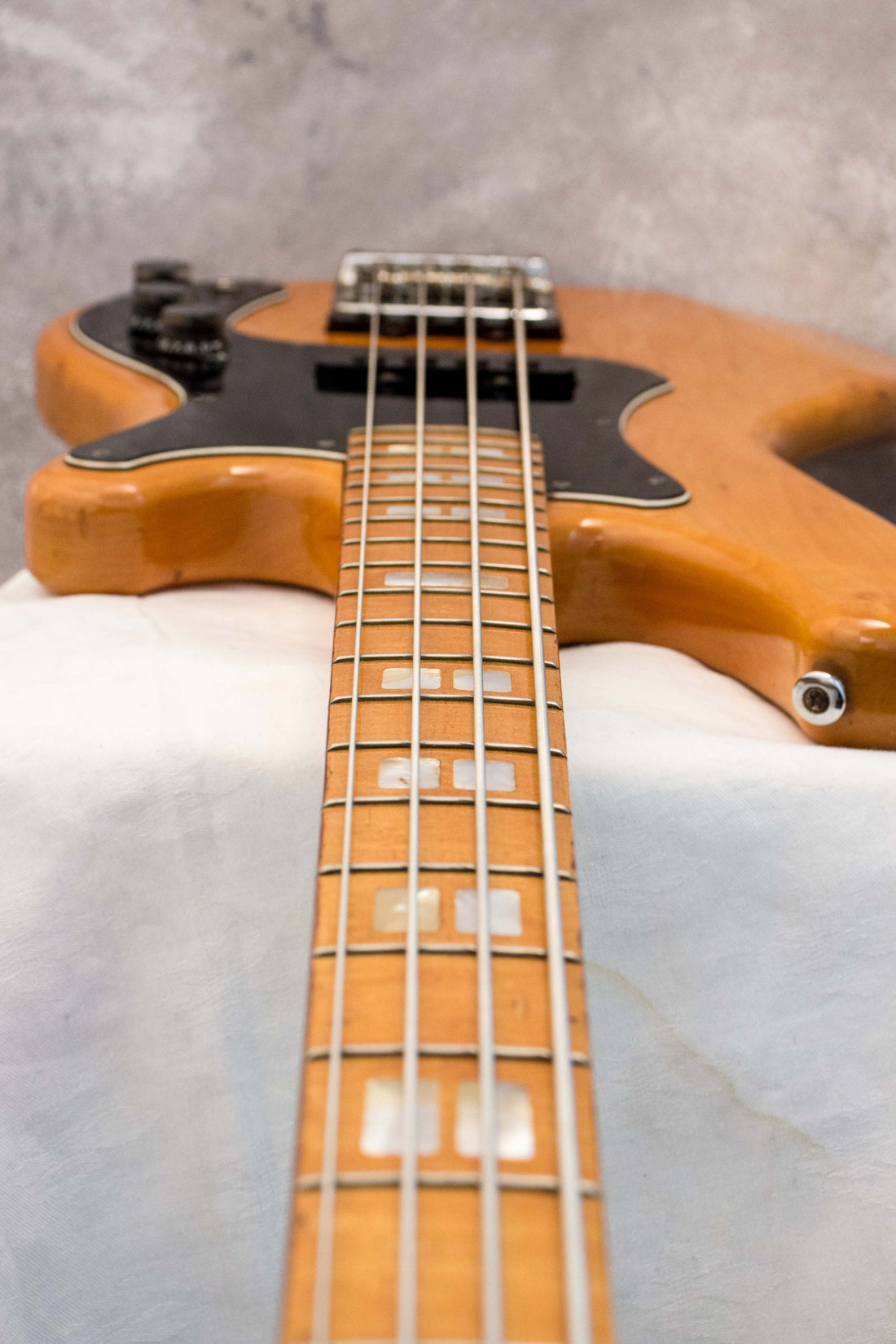 Yamaha SB800 Super Bass Natural 1977