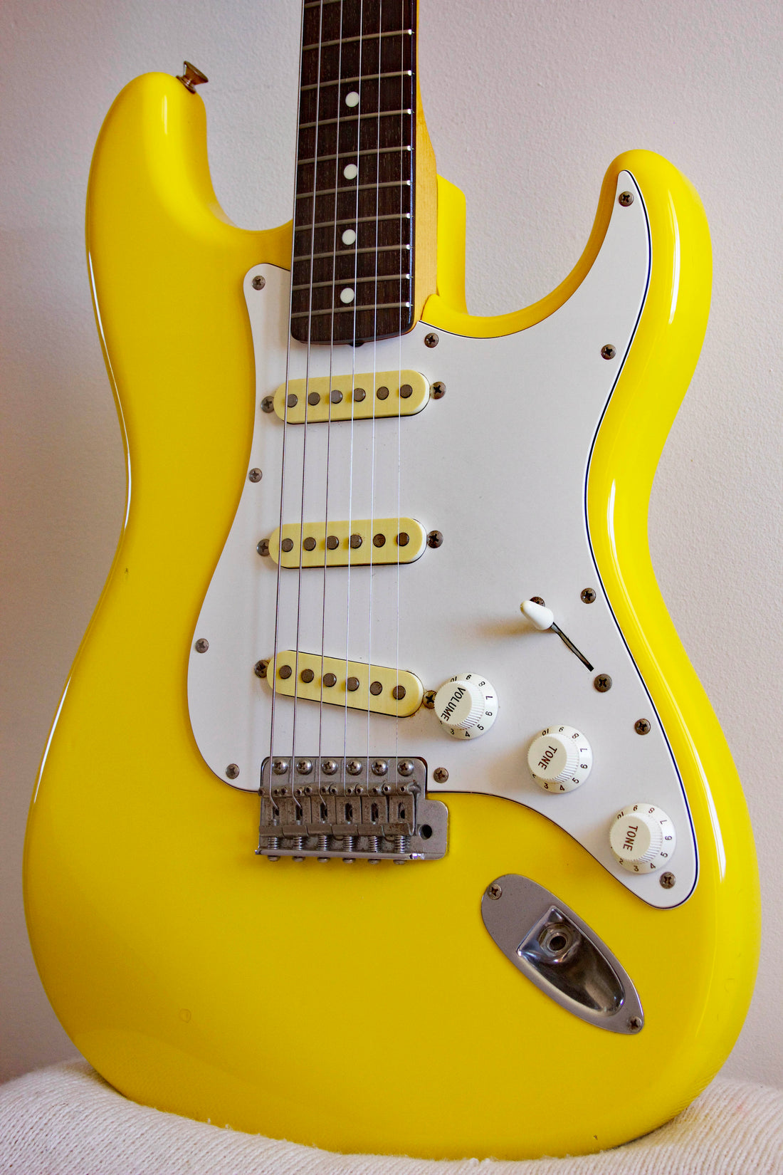 Fender '62 Reissue Stratocaster Rebel Yellow 1986