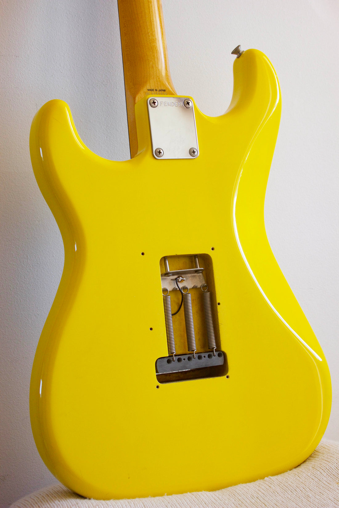 Fender '62 Reissue Stratocaster Rebel Yellow 1986