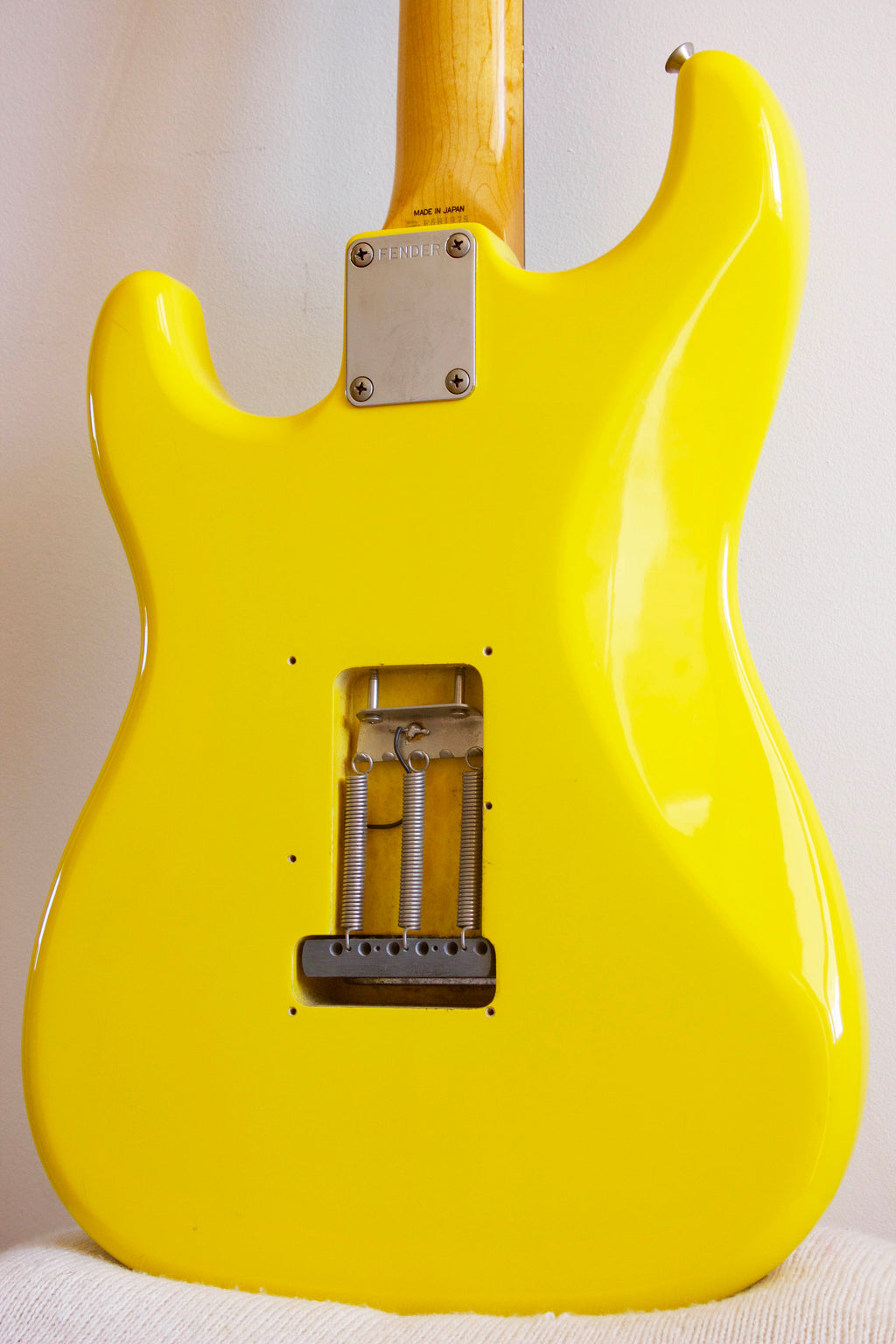 Fender '62 Reissue Stratocaster Rebel Yellow 1986