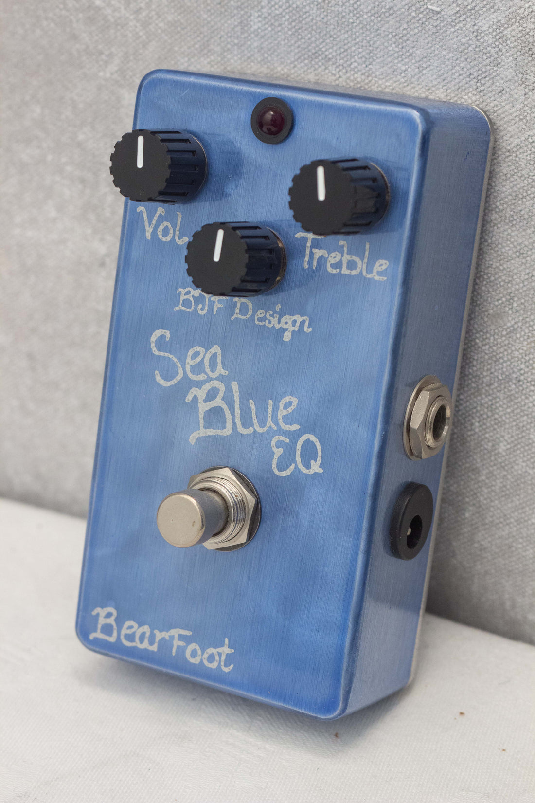Bearfoot FX Sea Blue EQ Pedal
