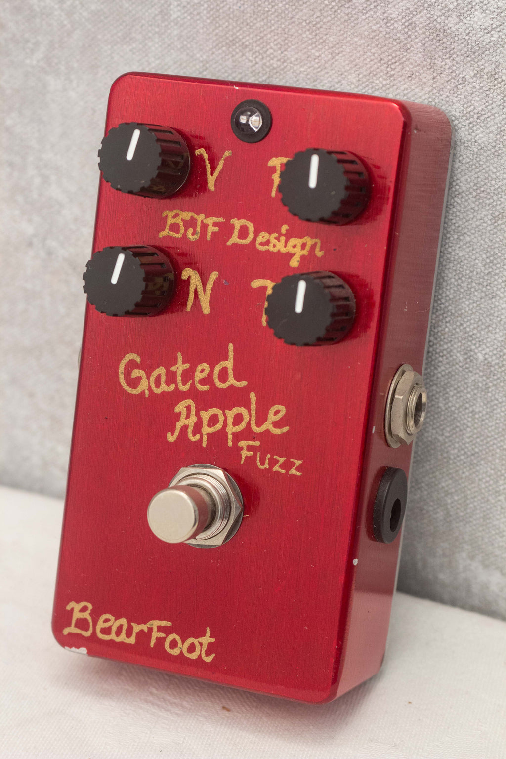 Bearfoot FX Gated Apple Fuzz Gold Pedal
