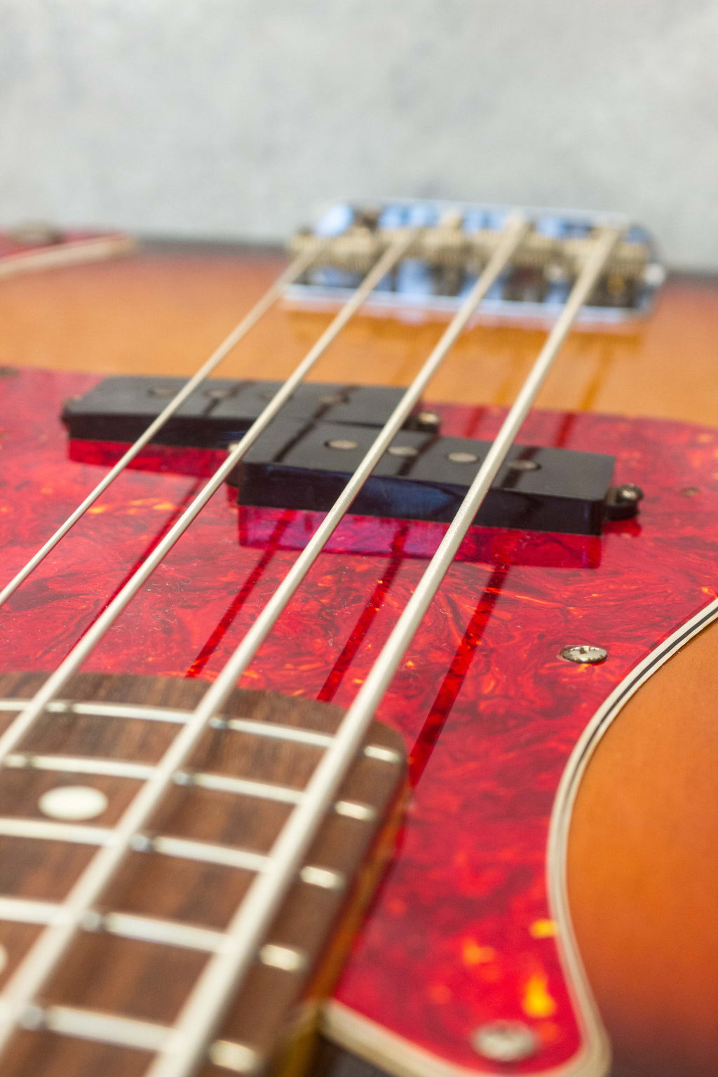 Fender Japan '62 Precision Bass PB62-700 Sunburst 1990