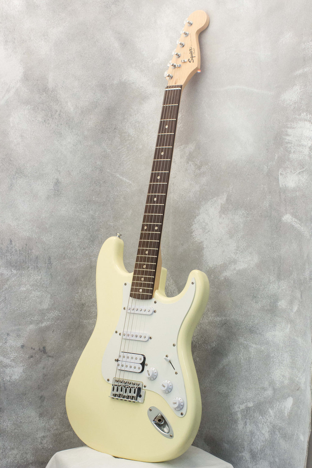 Squier Bullet Strat HSS Arctic White 2015