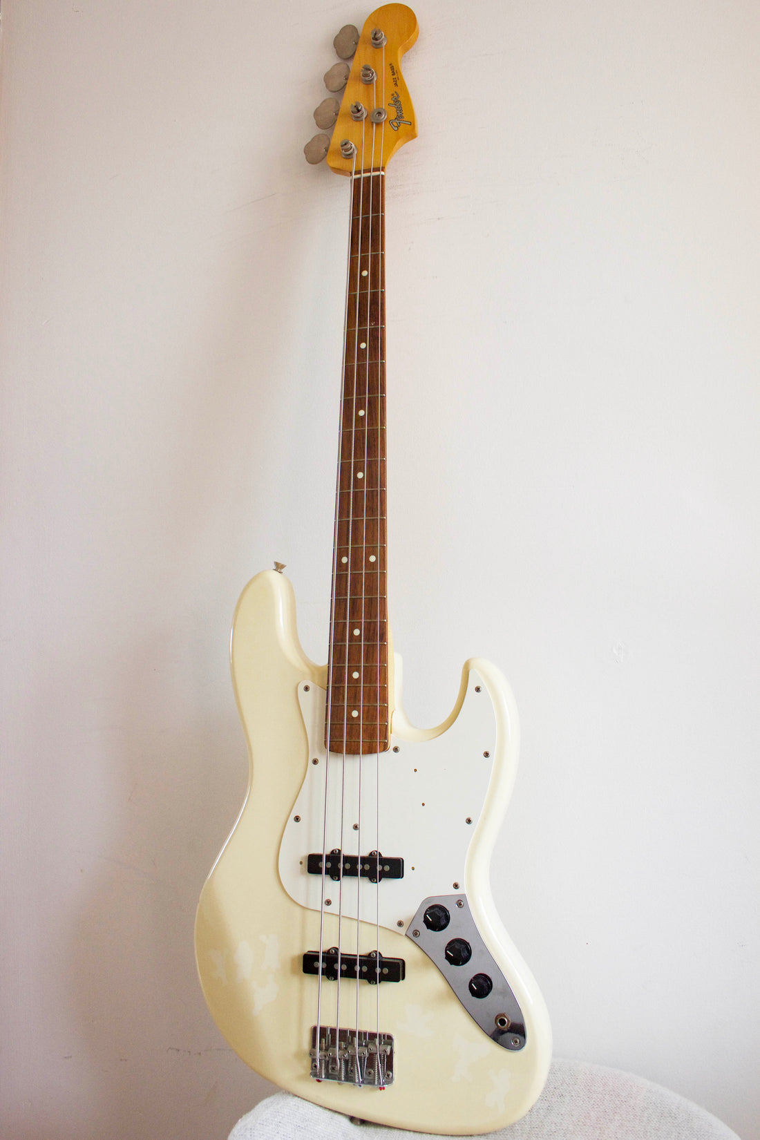 Fender Japan Standard Jazz Bass Vintage White 1999-02