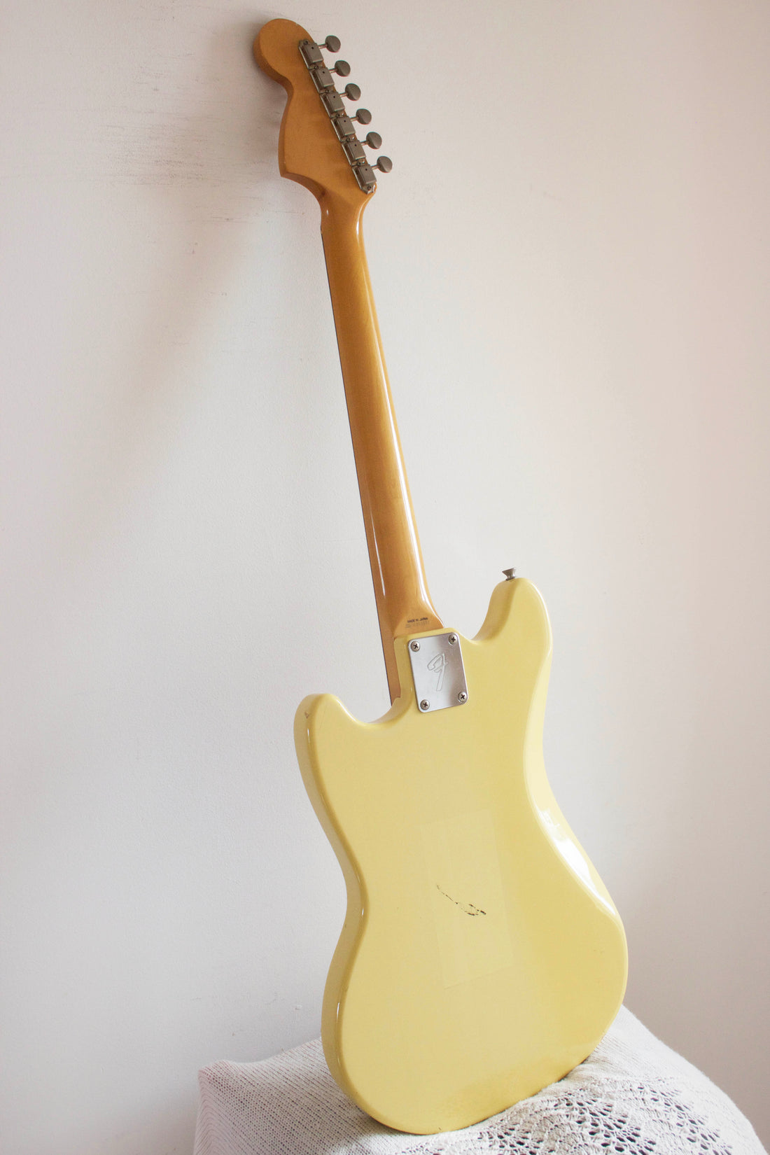 Fender '69 Reissue Mustang Vintage White Relic 1993/94