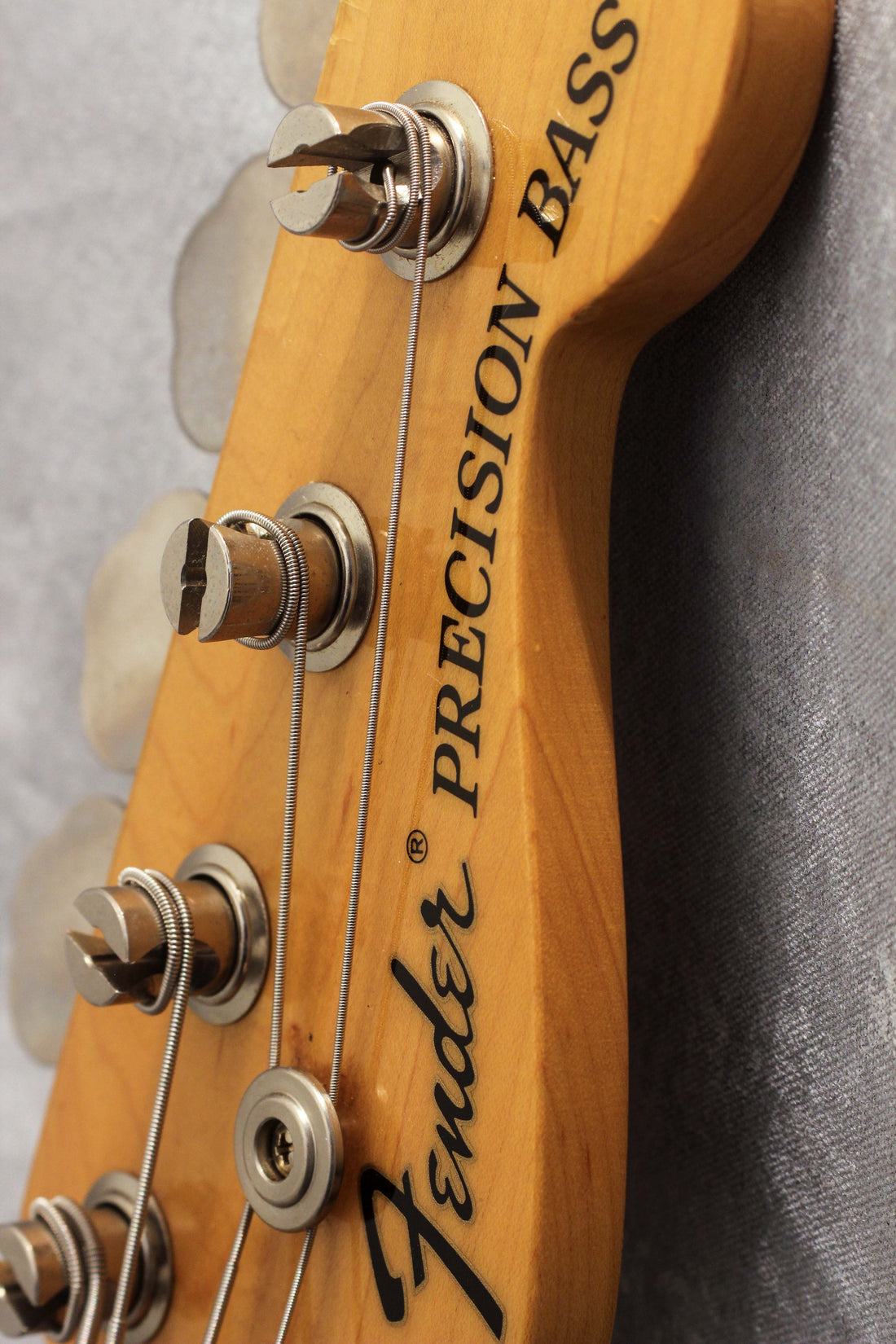 Fender Japan '70 Precision Bass PB70-70US Olympic White 1998