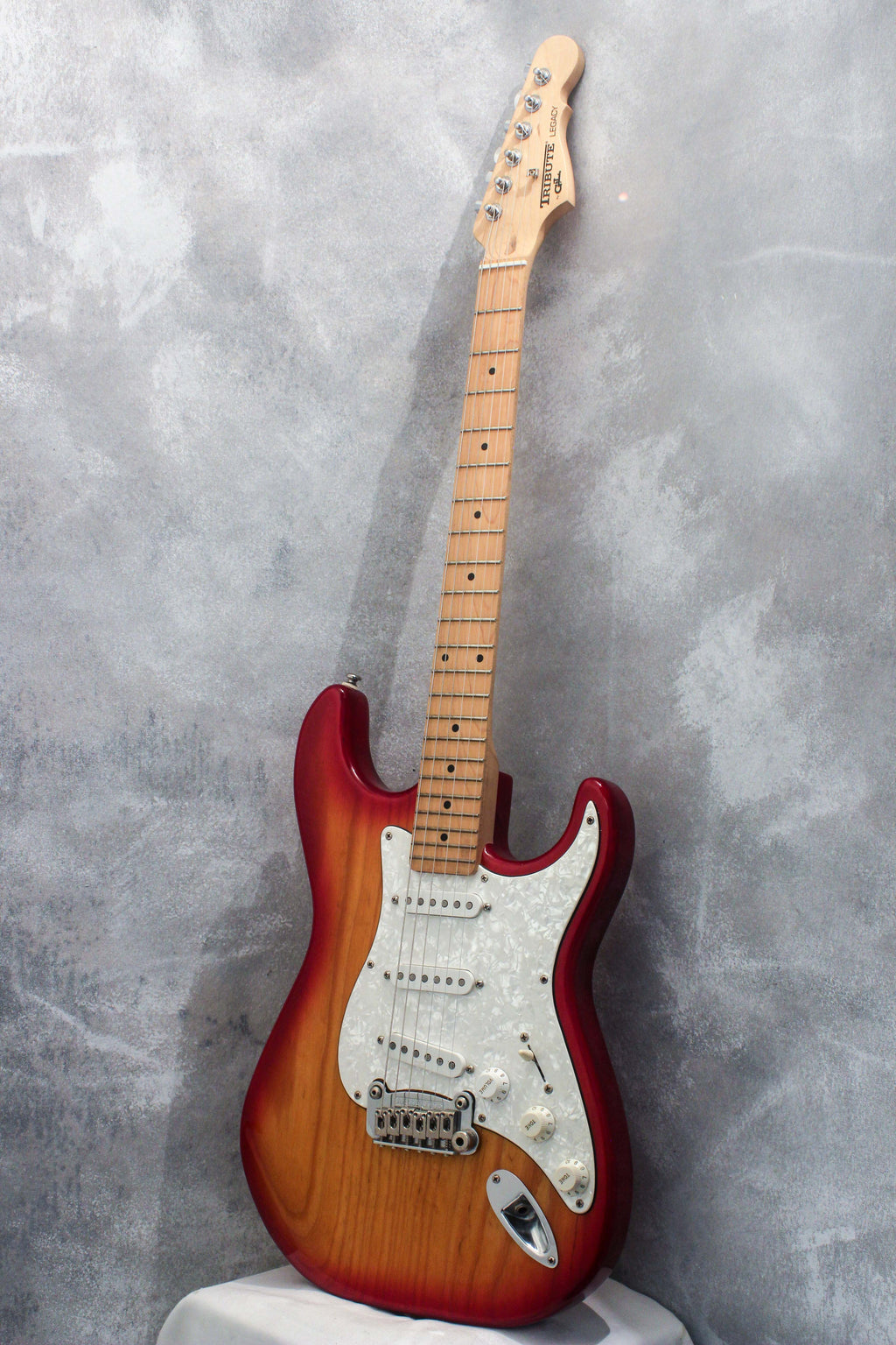 G&L Tribute Series Legacy Cherry Sunburst Korea 2004