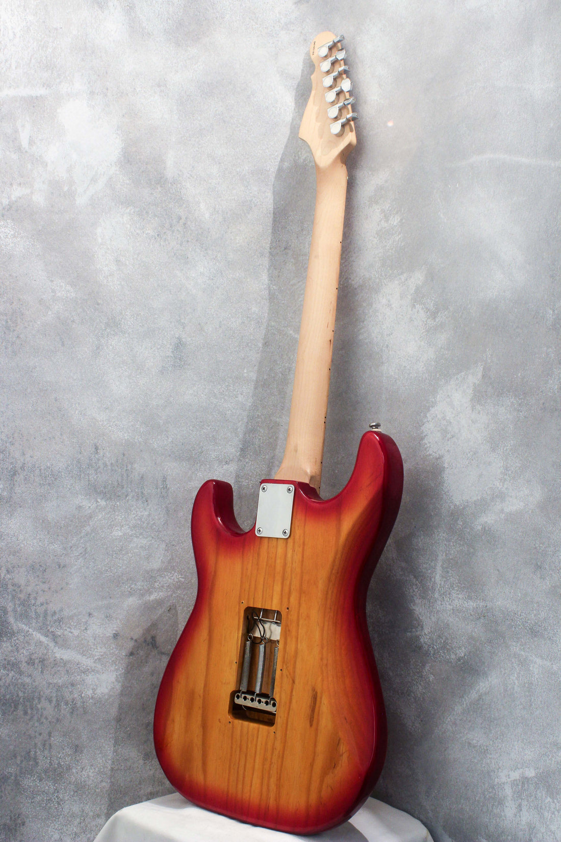 G&L Tribute Series Legacy Cherry Sunburst Korea 2004