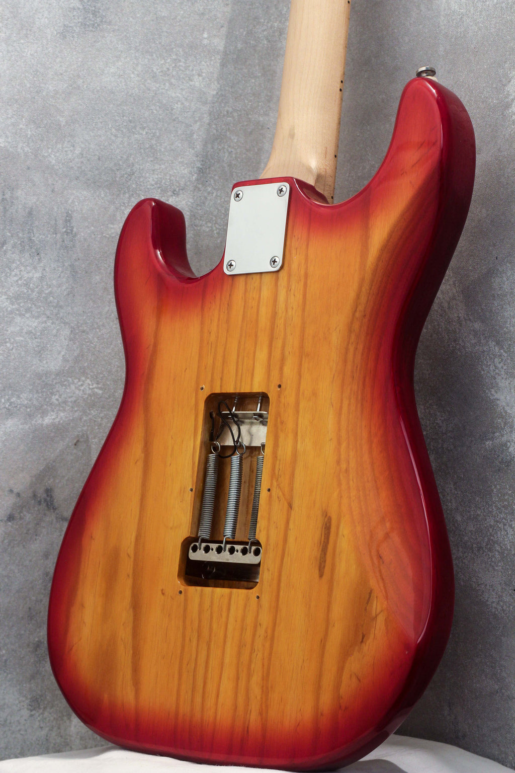 G&L Tribute Series Legacy Cherry Sunburst Korea 2004