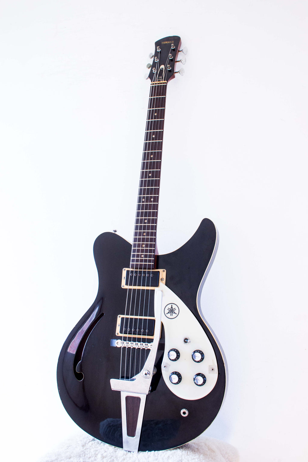 Yamaha SA-15 Hollow Body Black 1969