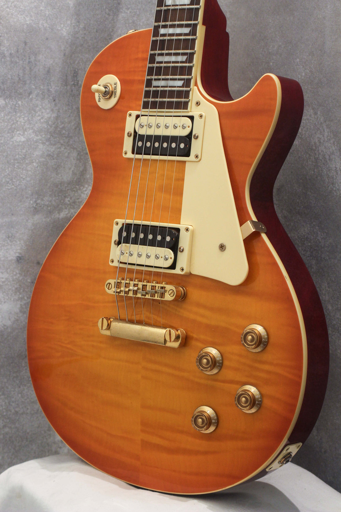 Blitz by Aria Pro II 'Leopard' BLP-450 Honeyburst 2016