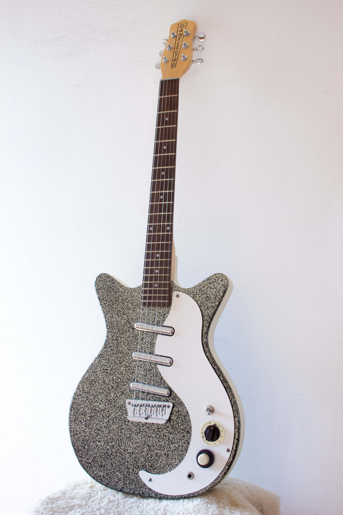 Danelectro DC-3 Silver Sparkle 1998-00