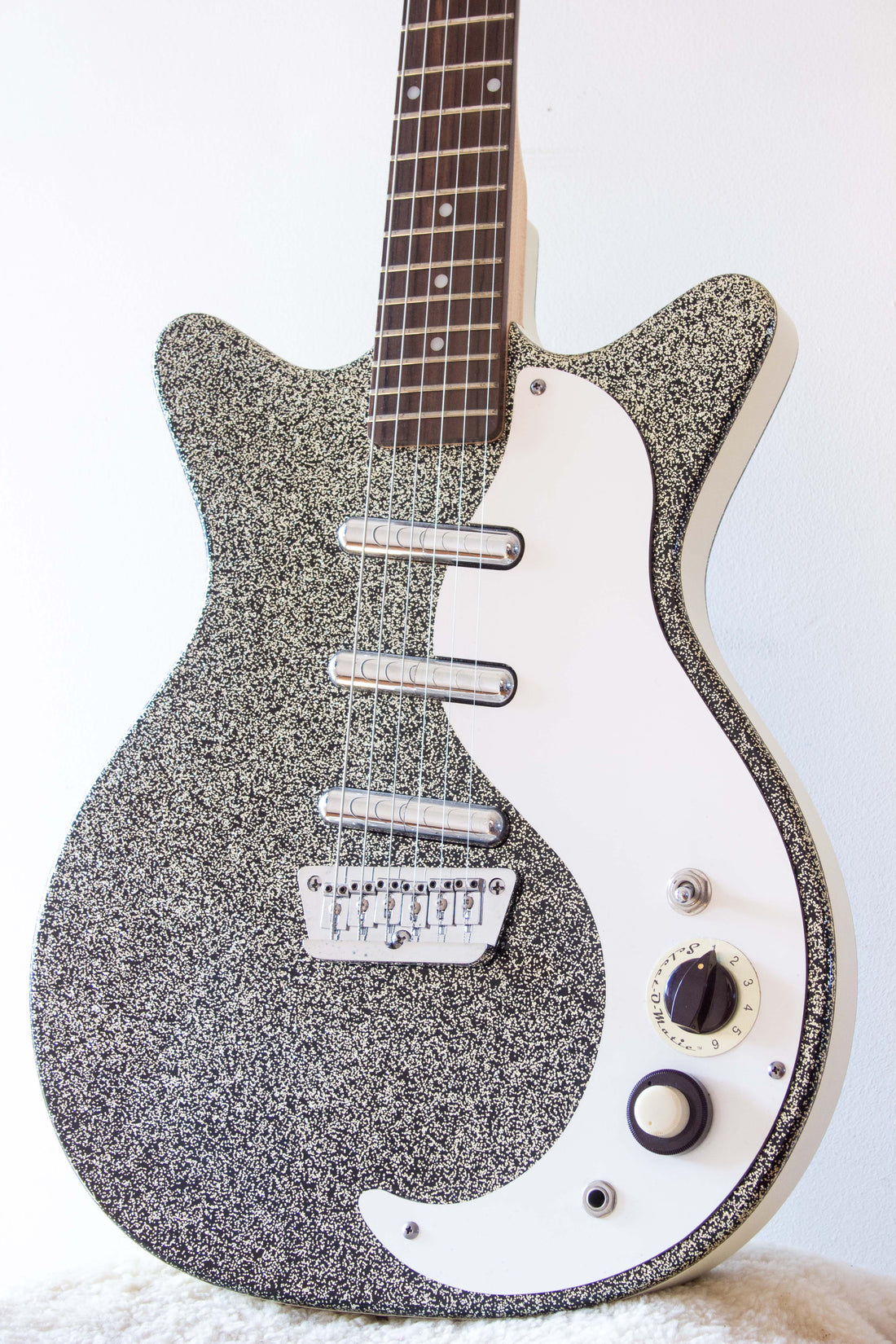 Danelectro DC-3 Silver Sparkle 1998-00