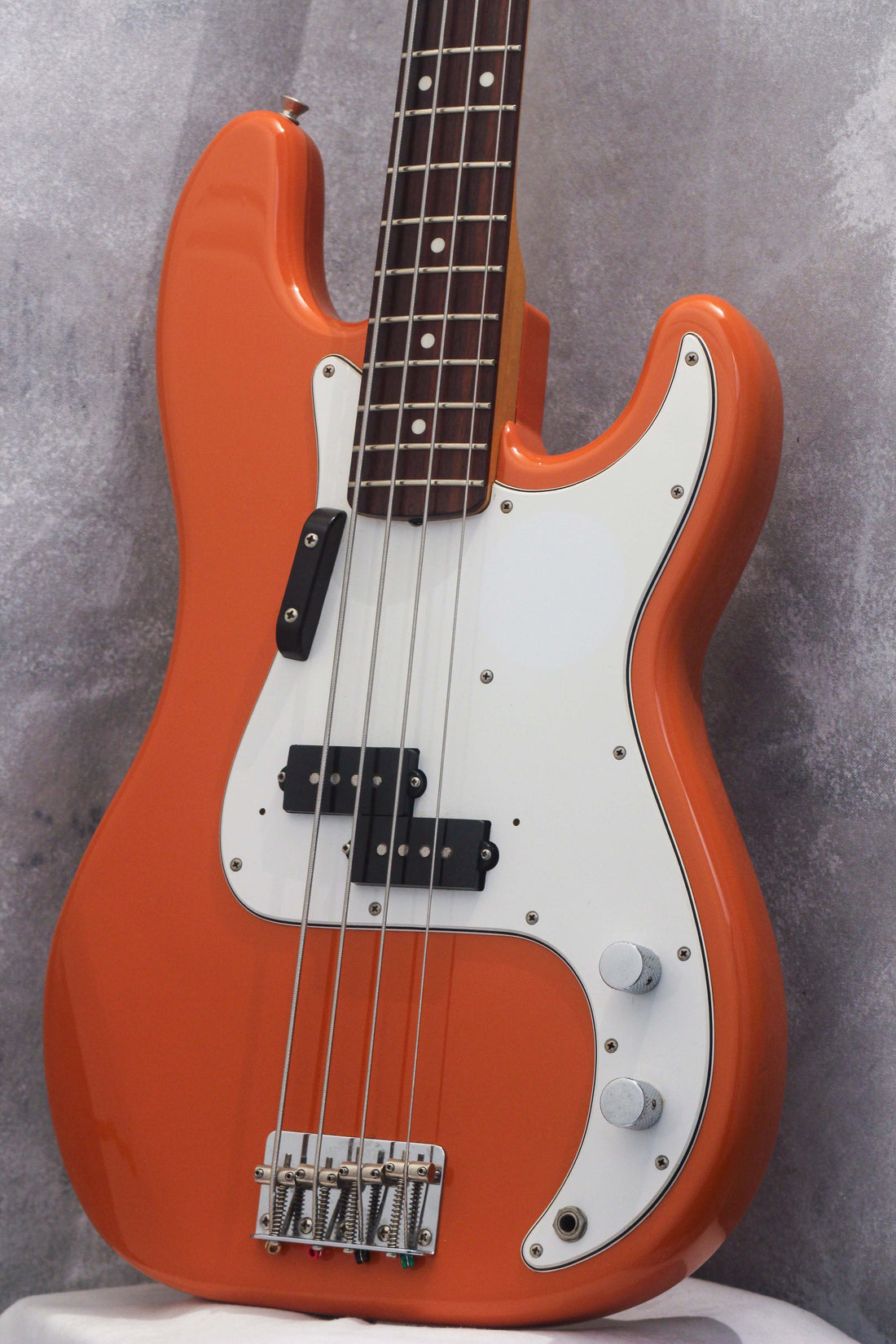 Fender Japan '70 Precision Bass Capri Orange 2000